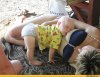 устал-дитя-пляж-песочница-510744.jpg